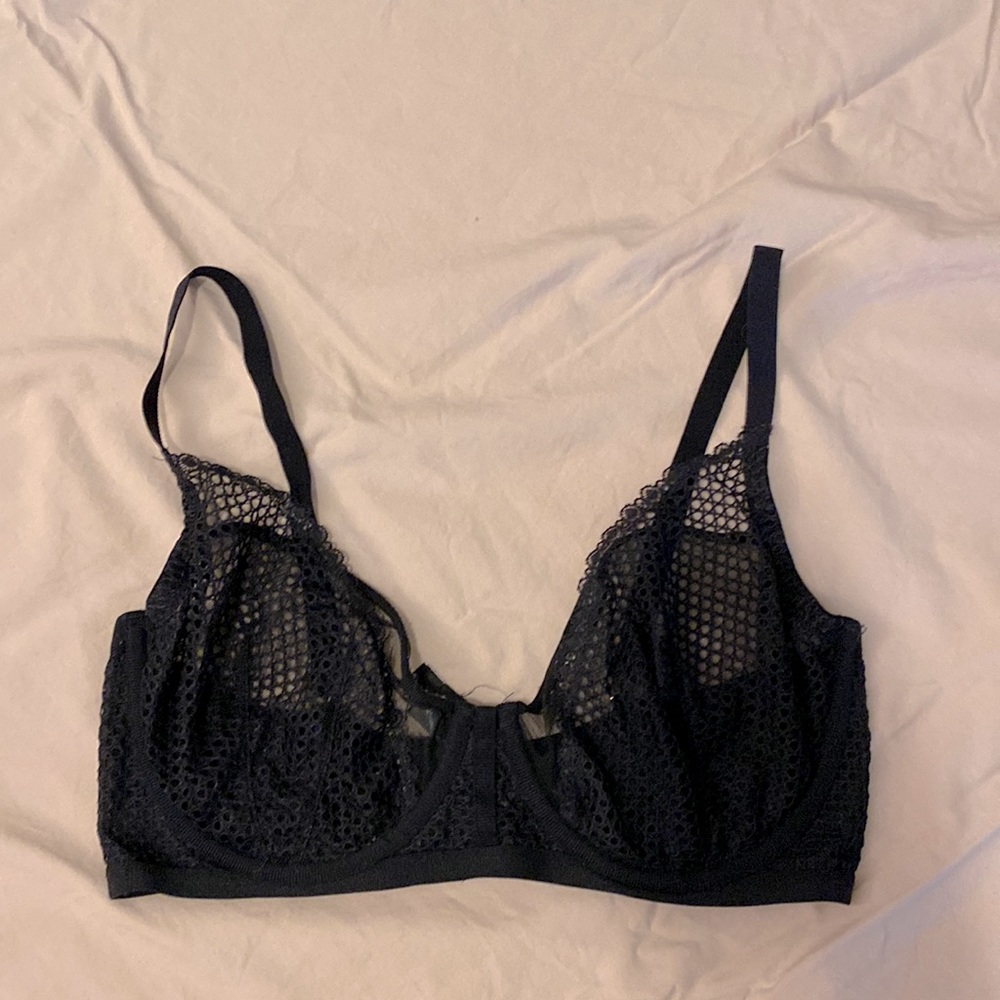 36DD Victoria’s Secret unlined bra